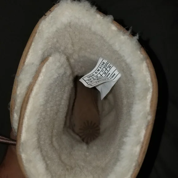 Ugg Tooth Toggle Shearing Boots *RARE* Size 8 - Picture 7 of 11